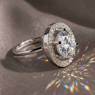 Glam Halo Solitaire Ring – Premium Sparkle Collection