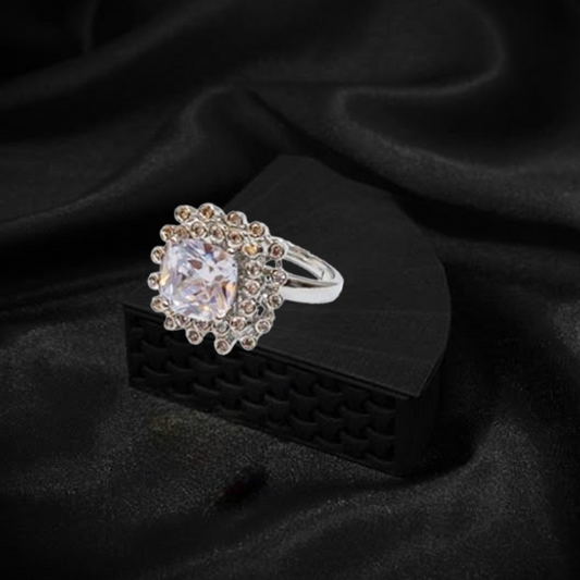 Chichify Cluster Cocktail Silver AD Adjustable Ring