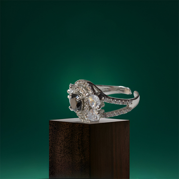 Chicify Purple Diamond rousing Adjustable Ring