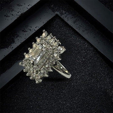 Chichify Median Blue AD Square Ring
