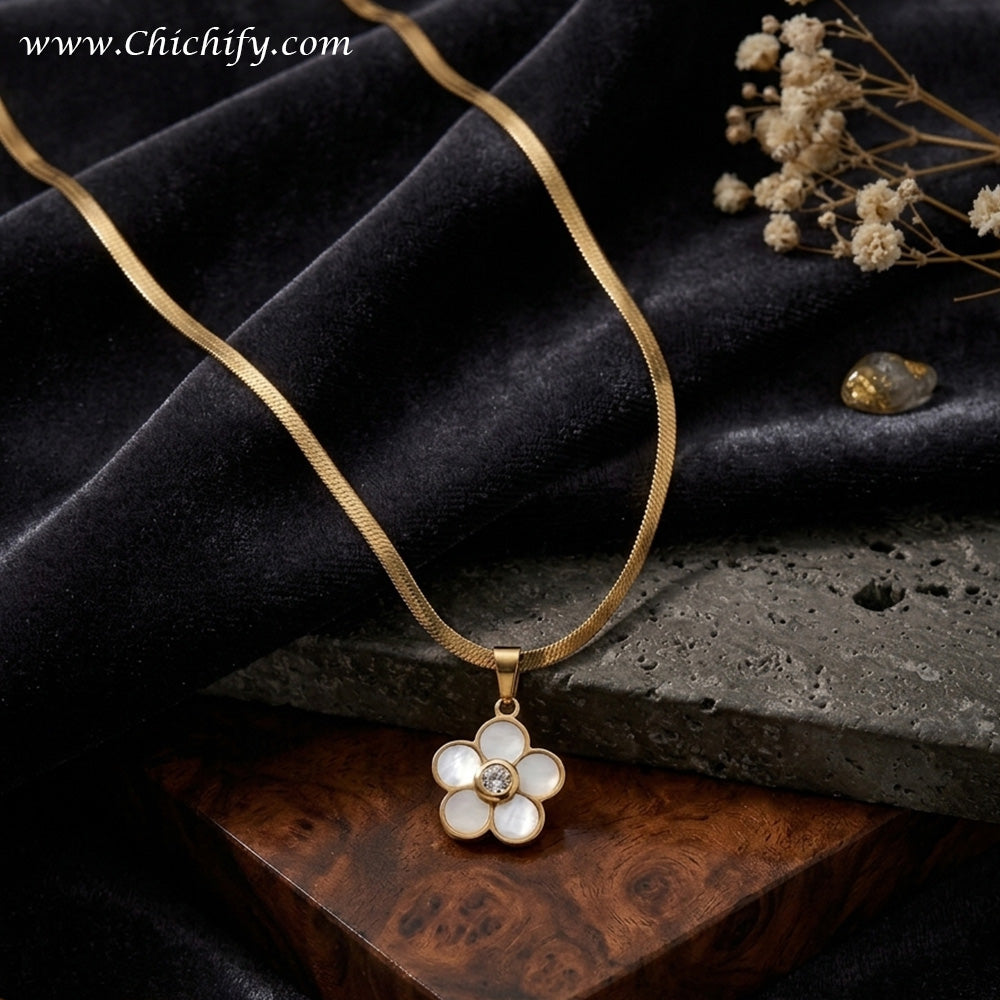 Bloom Pearl Anti-Tarnish Pendant Necklace