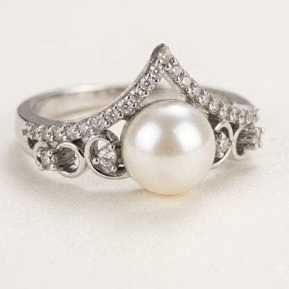 Chichify Pearl Grace Crown Ring – Silver Tone Pearl & CZ Statement Ring for Women