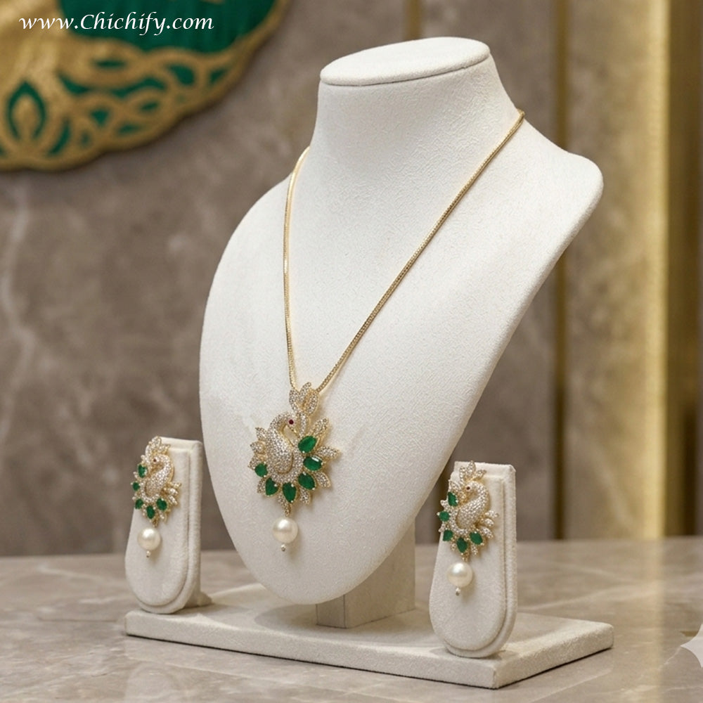 Peacock Emerald Luxe Necklace Set for Women (Green)