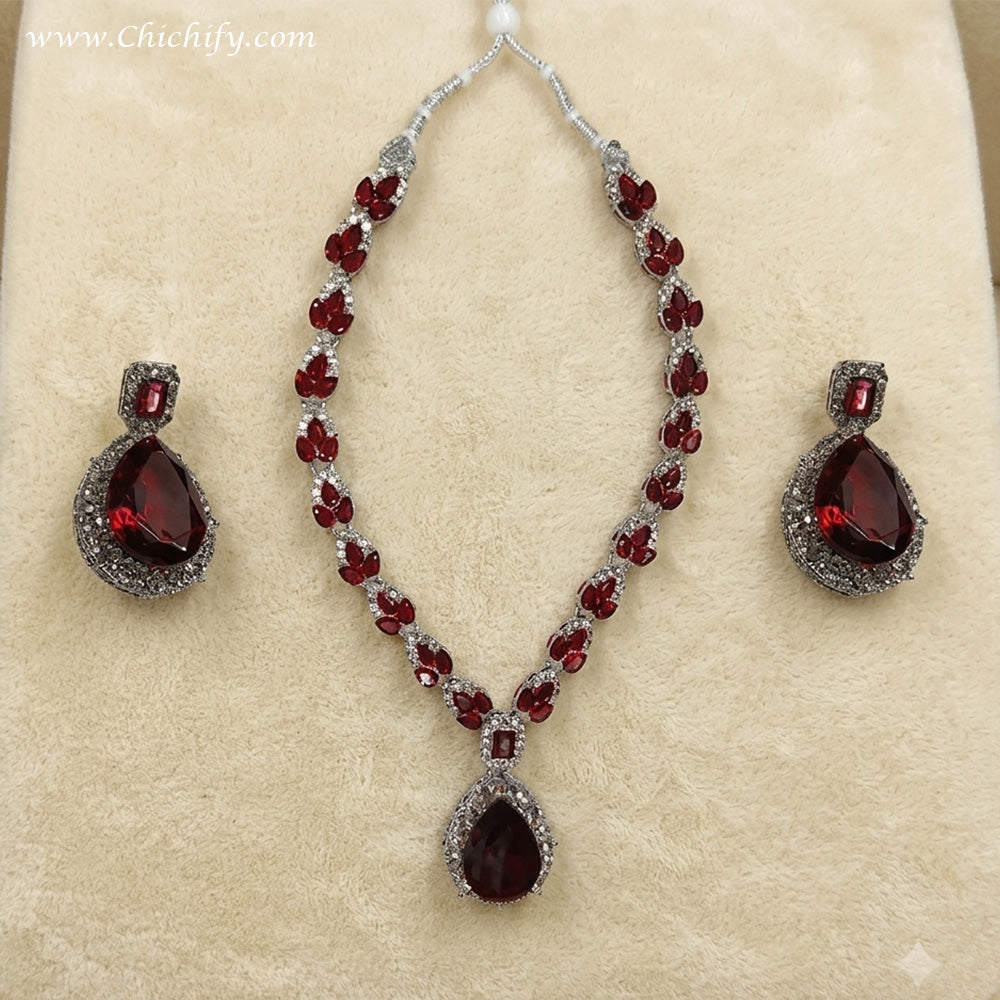 Chichify Oval Drop Fancy Necklace