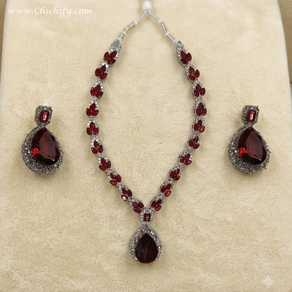 Chichify Oval Drop Fancy Necklace