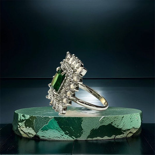 Chichify Median Green AD Square Ring