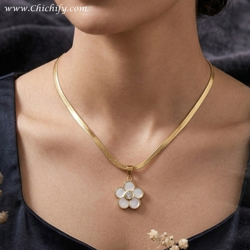 Bloom Pearl Anti-Tarnish Pendant Necklace