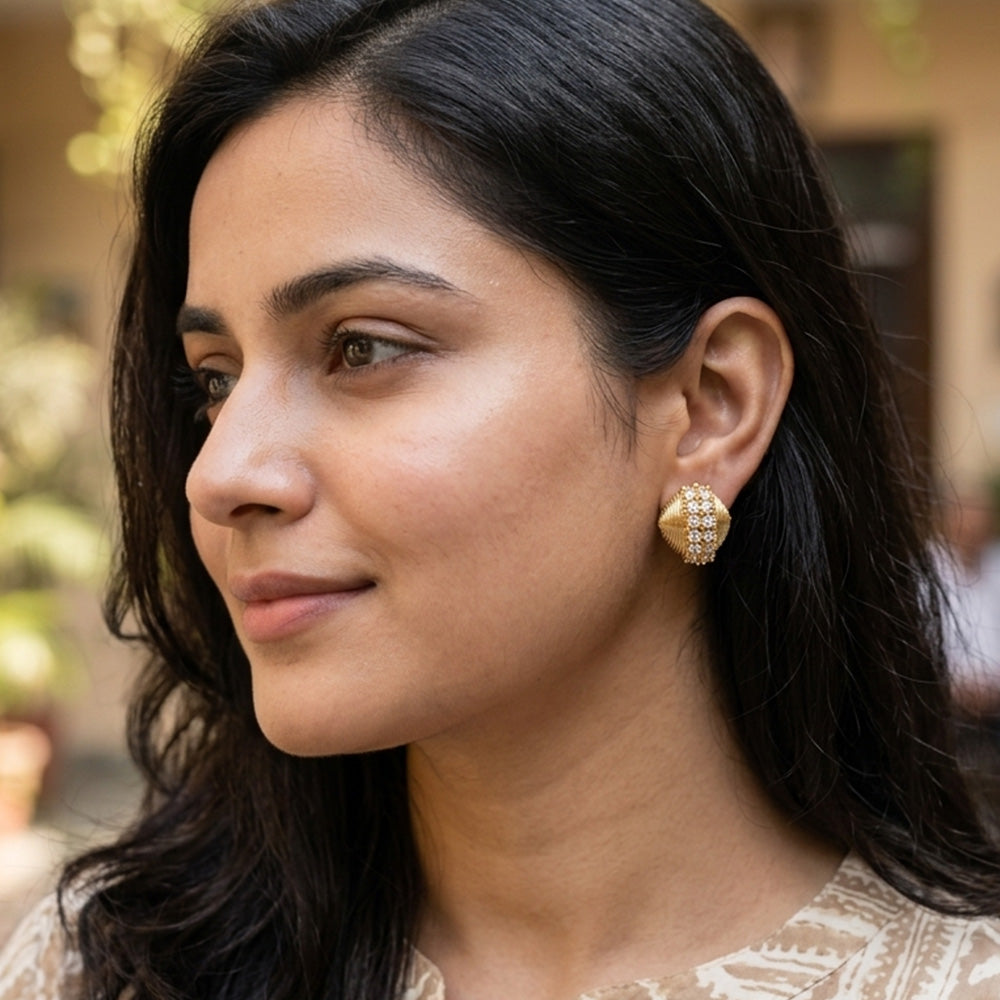 Elegant Fin-Style Post Earrings for Women | Modern Minimal Design