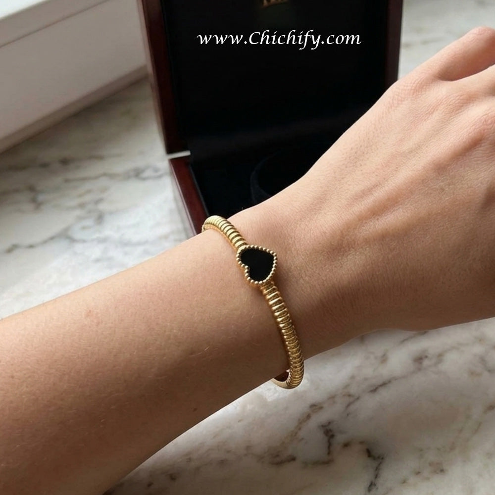 Chichify Noir Heart Gold-Tone Ribbed Bangle