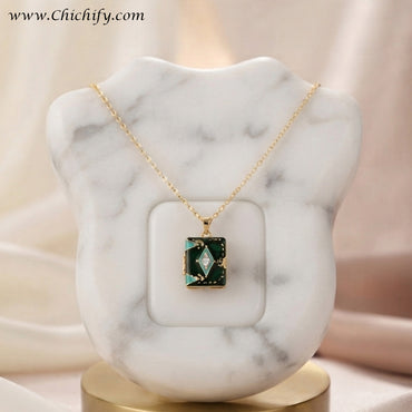 Emerald Green Vintage Book Pendant – Stainless Steel Anti-Tarnish Necklace